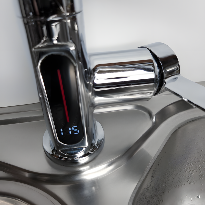 Smart Kitchen Faucet with LED Temperature Display - 360° Swivel & Pull-Out Sprayer