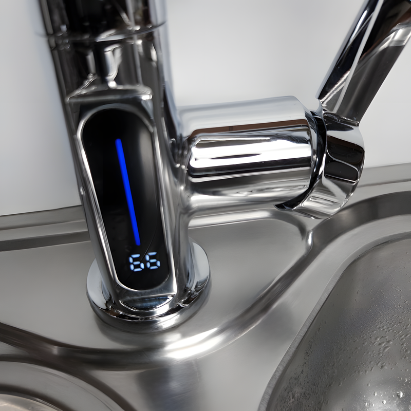 Smart Kitchen Faucet with LED Temperature Display - 360° Swivel & Pull-Out Sprayer