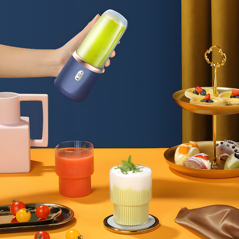 Portable Smoothie Blender with USB Charging - Compact and Powerful Travel Blender